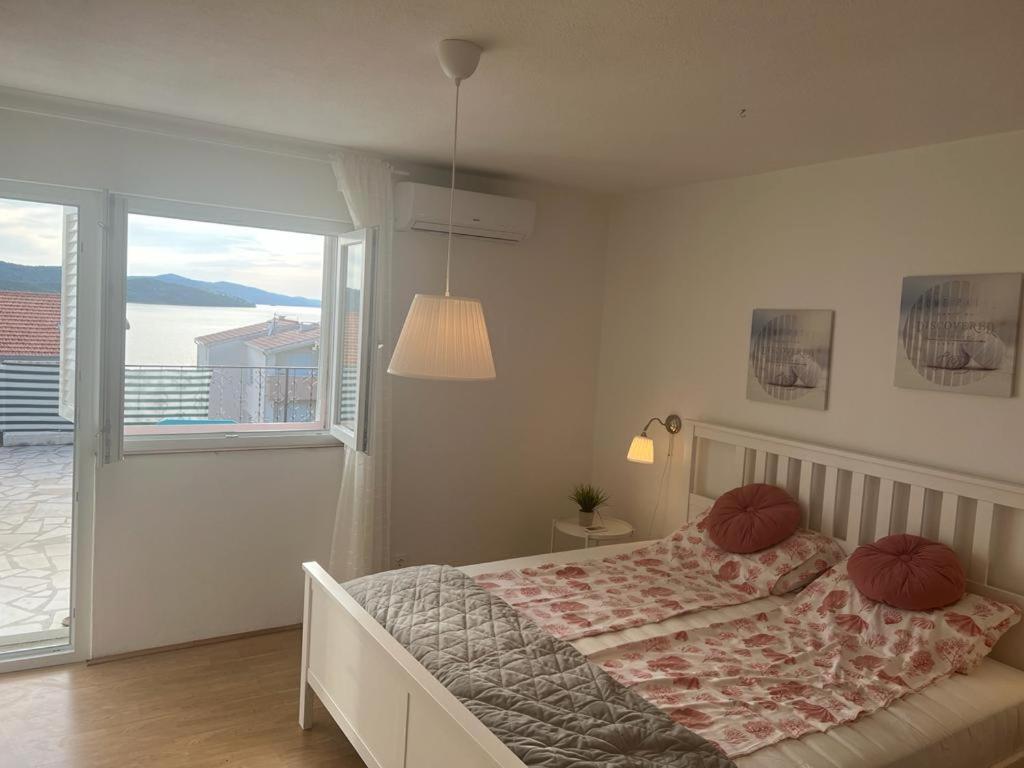 Studio-Appartements Emwey 特罗吉尔 外观 照片