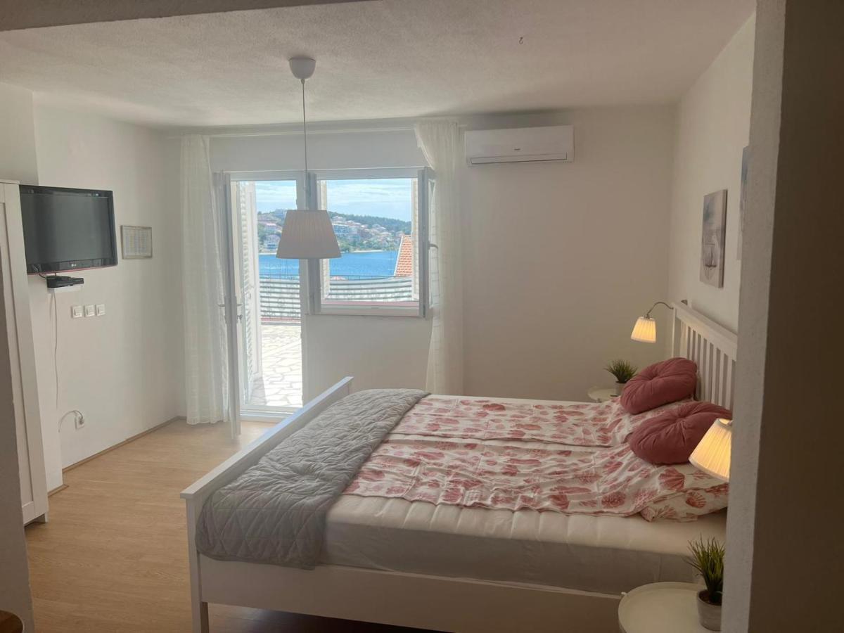 Studio-Appartements Emwey 特罗吉尔 外观 照片
